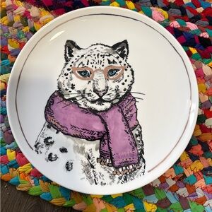 THE CELLAR SNOW LEOPARD ON WINTER PLATE